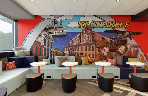 St. Charles Hotel | Modern Stay at Tru by Hilton St. Charles, MO - Pool & Breakfast
