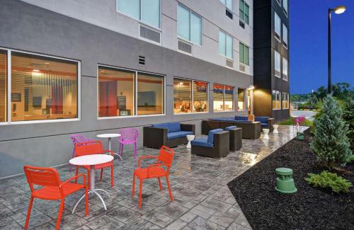 Camillus Hotel | Pet-Friendly Comfort at Tru By Hilton Syracuse-Camillus