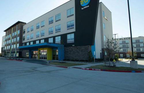 The Colony Hotel | Discover Tru By Hilton The Colony: Pet-Friendly Retreat
