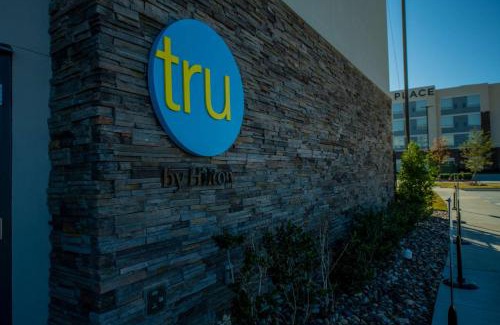 The Colony Hotel | Discover Tru By Hilton The Colony: Pet-Friendly Retreat