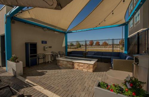 The Colony Hotel | Discover Tru By Hilton The Colony: Pet-Friendly Retreat