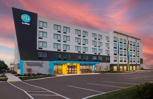 Mississauga Hotel | Discover Tru By Hilton Toronto Airport West: Pet-Friendly Escape