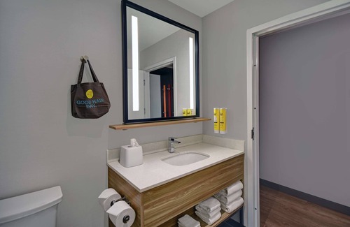 Troy Hotel | Experience Tru by Hilton Troy Detroit: Family-Friendly Stays