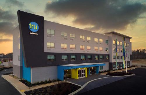 Tupelo Hotel | Pet-Friendly Retreat at Tru By Hilton Tupelo, MS