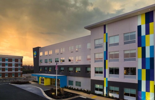 Tupelo Hotel | Pet-Friendly Retreat at Tru By Hilton Tupelo, MS