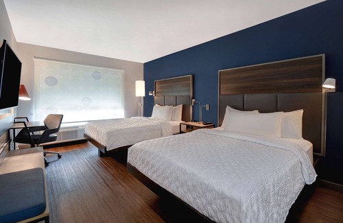 West Memphis Hotel | Tru by Hilton West Memphis: Family-Friendly with Pool & Dining