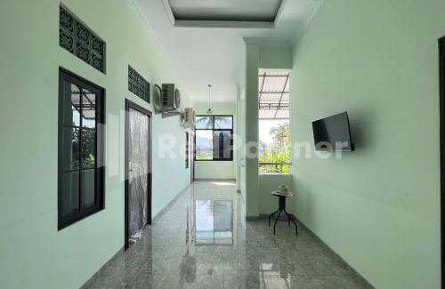 Mertoyudan Hotel | Budget-Friendly Trubus Guesthouse Syariah in Magelang