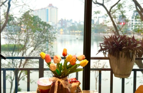 Ba Dinh Apartment | Truc Bach Lake View Studio - Prime Location in Hanoi