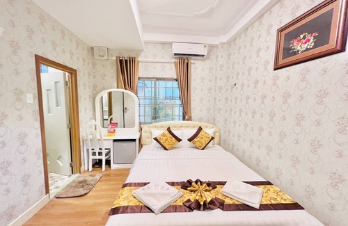 Binh Tan Hotel | Cozy Truc Huyen Hotel: Family-Friendly & Accessible Stay
