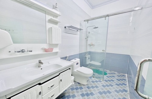 Binh Tan Hotel | Cozy Truc Huyen Hotel: Family-Friendly & Accessible Stay