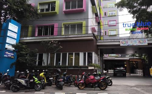 Gambir Hotel | True Blue Bunga Bunga Hotel Pasar Baru - Jakarta
