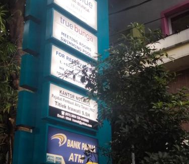 Gambir Hotel | True Blue Bunga Bunga Hotel Pasar Baru - Jakarta
