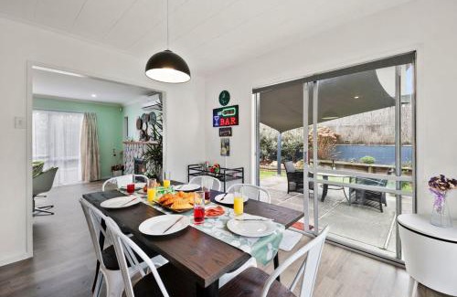 Richmond Heights House | Family-Friendly True Blue - Taupo Holiday Home Awaits You