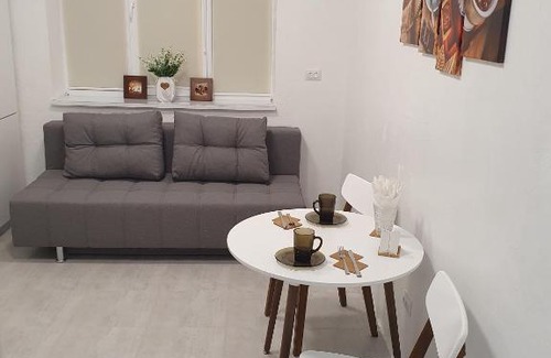 Kosuv Stary Apartment | Central Getaway: Guest Rated 9/10 & Family-Friendly