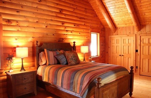Naples Cabin | Unforgettable Log Cabin Experience at Bristol Mountain