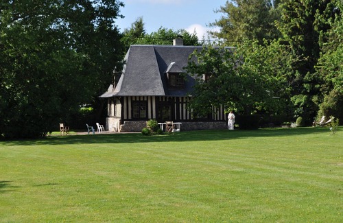 Beuzeville House | Discover True Norman Wine Press: Pet-Friendly Ocean View Retreat