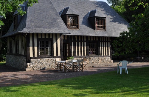 Beuzeville House | Discover True Norman Wine Press: Pet-Friendly Ocean View Retreat