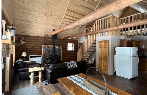 Newberry Cabin | Relaxing True North Cabin Near Tahquamenon Falls - 10/10!