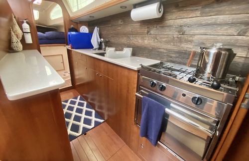 Bayfield Boat Rental | Explore the Apostle Islands with True North Sailing Adventure