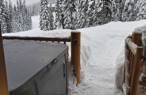 Okanagan-Similkameen Condo | Exceptional Ski In-Ski Out Condo with Family-Friendly Amenities