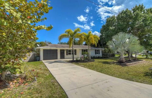Indian River Estates House | Ultimate Tropical Escape at The Coconut House with Ocean View