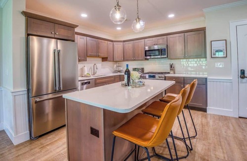 North Conway Condo | Prime Ski In/Out Condo with Pool & Hot Tub in North Conway
