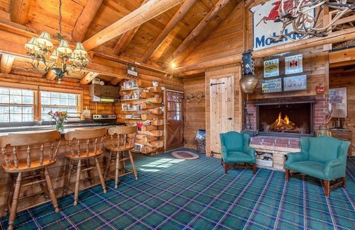 West Dover Cabin | Experience True Vermont Log Cabin at Mount Snow - Rated 9.8