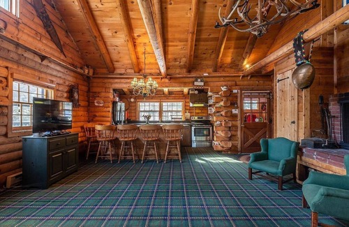 West Dover Cabin | Experience True Vermont Log Cabin at Mount Snow - Rated 9.8