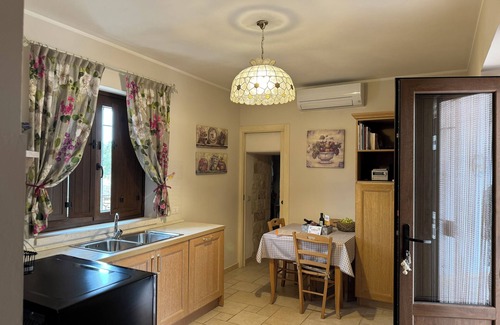 Alberobello Villa | Trulli Bianchi: Private Pool & Panoramic Views Await You