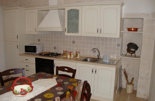 Locorotondo House | Family-Friendly Trullo Incanto Near the Sea with WiFi