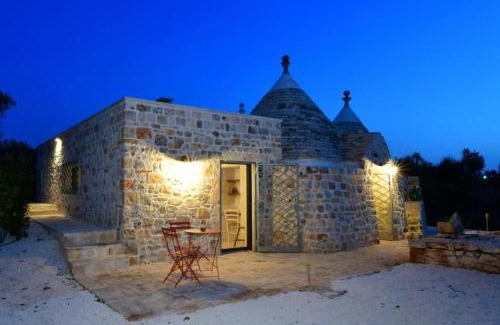 Castellana Grotte Villa | Trulli di Titti Country House: Oceanfront Bliss Awaits