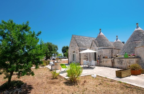 Locorotondo House | Trulli Macco: Guest Rated 10/10 with Hot Tub & Pet Friendly