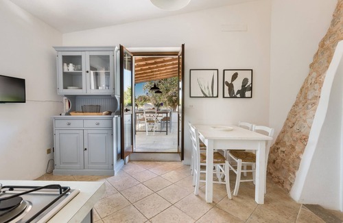 Salve House | Relax in Trulli with Pool: Perfect Family Getaway in Puglia
