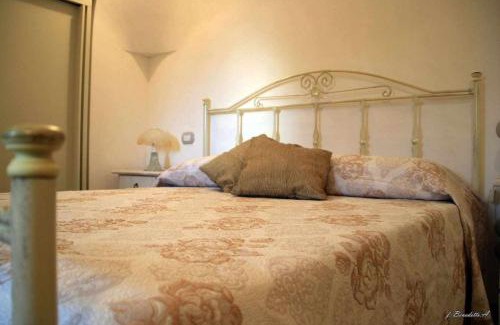 Ostuni House | Trullo Antico: Exclusive Pool & Family-Friendly Retreat
