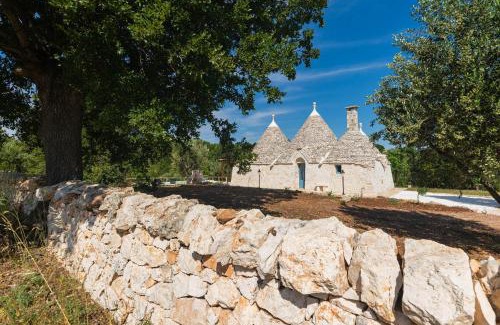 L'Assunta Villa | Trullo Elisa: A Pet-Friendly 4-Star Retreat with Pool
