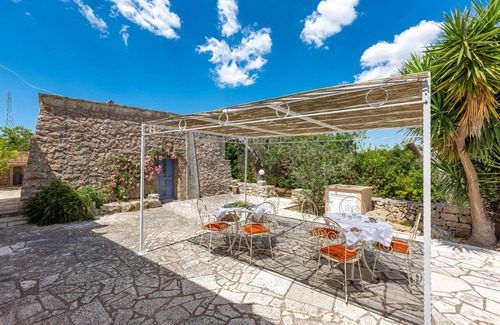 Manfio House | Trullo Gianfredi by BarbarHouse