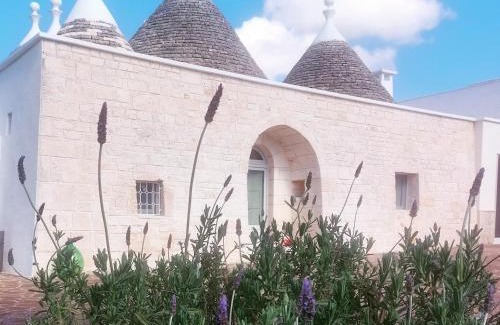 Specchiaruzzo House | Discover Trullo in Vigna: Family-Friendly with Ocean Views