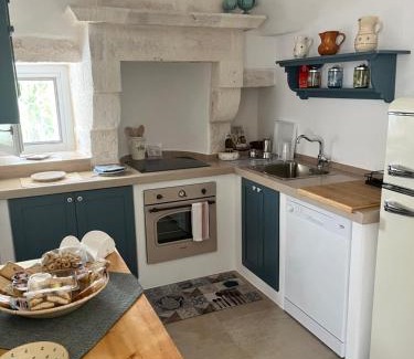 Specchiaruzzo House | Discover Trullo in Vigna: Family-Friendly with Ocean Views