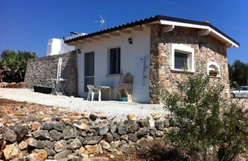 Posto Rosso Cottage | Pet-Friendly Trullo Rifugio with Oceanfront Views