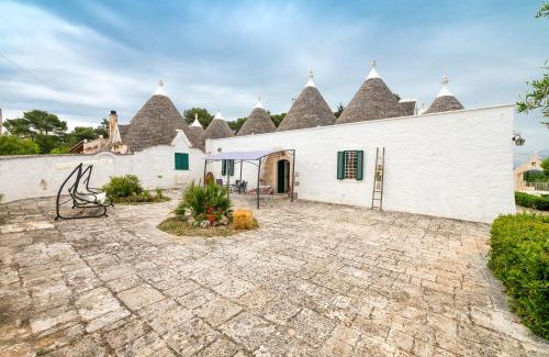 Specchiaruzzo Apartment | Tranquil Trullo Suite in Masseria - Guest Rated 9.8