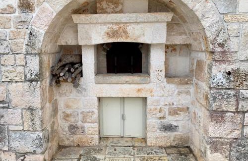 Pascarosa Villa | Tranquil Trullo Vittoria: Oceanfront Paradise Awaits
