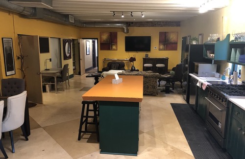 Iron Horse House | Unique Tucson Retreat with Spa and Hot Tub, Rated 9.8/10
