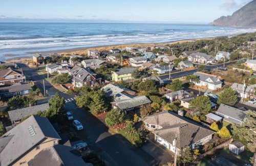 Manzanita House | Discover a Beachside Gem with Outdoor Patio Access