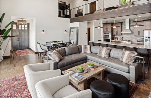 Sandpoint House | Waterfront Retreat with Hot Tub, Dock & Kayaks - 10/10 Rating