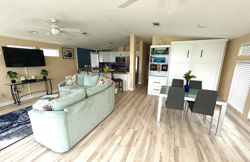 Cudjoe Key Cottage | Truly sitting right on the ocean. Ocean's Edge has forever ocean views.