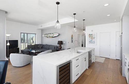 Gaslamp Quarter Condo | Unforgettable 18th Floor 2BR Oceanfront Escape with Views