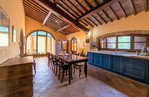 San Gimignano Villa | Beautiful Tuscan Villa with Pool, Perfect for Groups