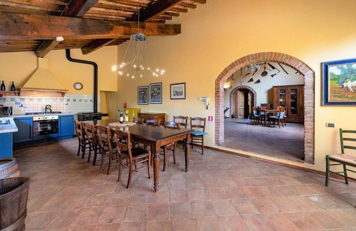 San Gimignano Villa | Beautiful Tuscan Villa with Pool, Perfect for Groups