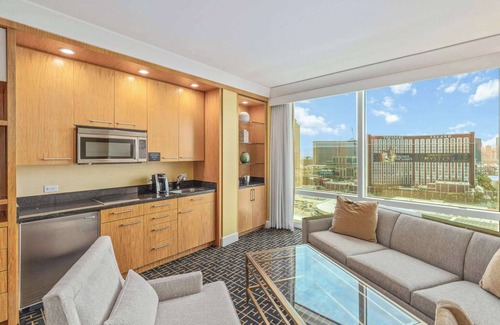 Las Vegas Hotel | Trump Tower by Zelloo