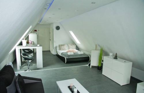 Dortmund Apartment | Modern TRUTH Studio for 3 with Kitchen & Top Internet
